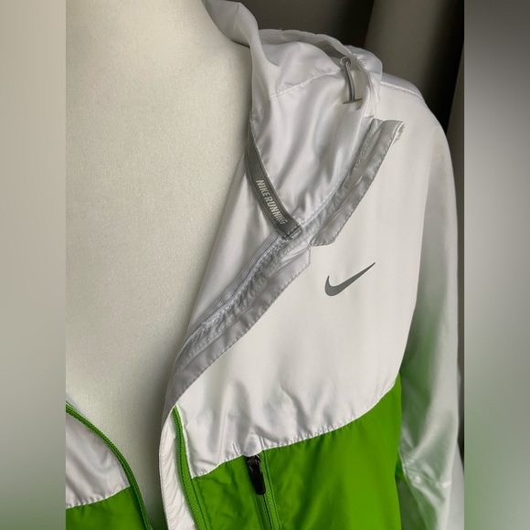 NIKE WOMEN’S RUNNING LIGHT JACKET WINDBREAKER SZ XL - Picture 13 of 13